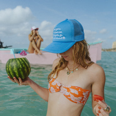 Wild Girls Go To Crab Island